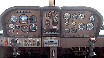 Кабина самолёта Ил-103
