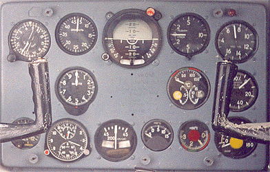Средняя панель приборной доски самолёта Як-18Т до 36 серии