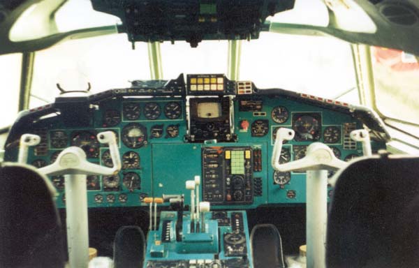 Кабина экипажа самолёта Ту-154